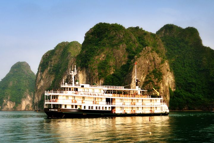 Ha Long Bay With Emeraude Classic Cruise 2 Days/ 1 Night