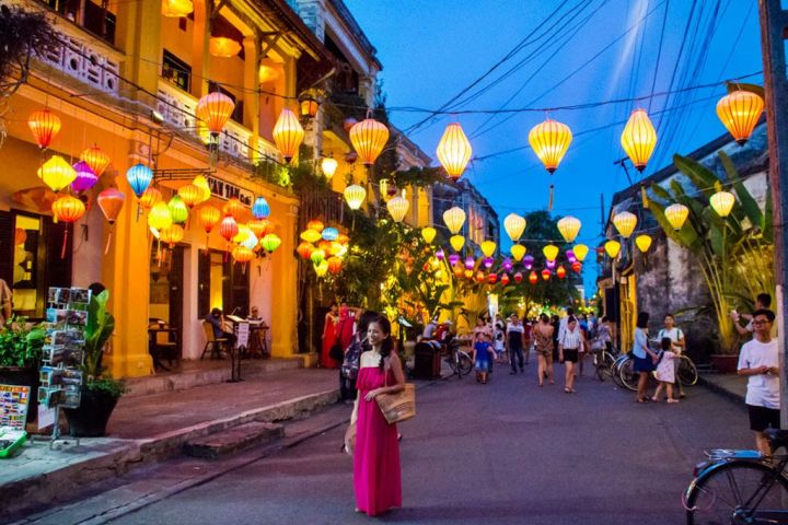 5-Days Vietnam Central Package Tour With Heritage Wonder