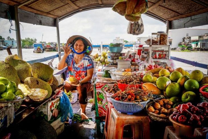 Whole Day Exploring Cai Be Floating Market – Glimpse Of Vietnamese Culture