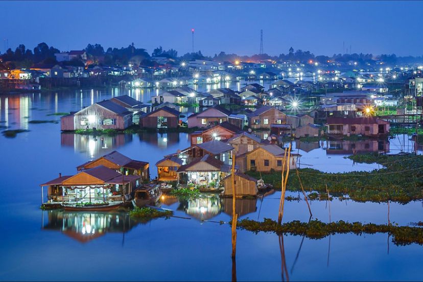 Mekong Delta Floating Season - A Thing That You Cannot Miss