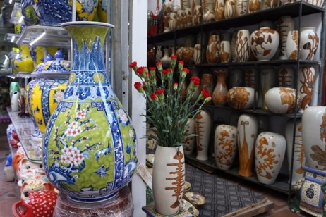 Visit Bat Trang Ceramic Village