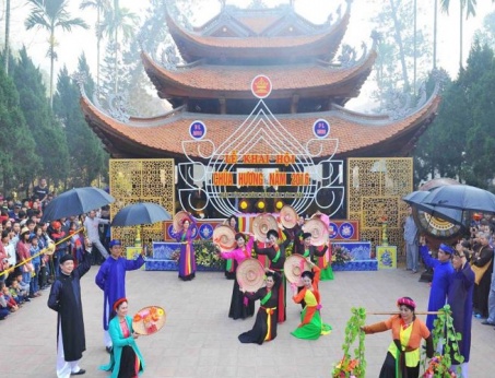 Whole Day Wander From Hanoi To Perfume Pagoda, Vietnam