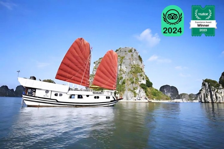 Half Day Ha Long Bay - Bai Tu Long Cruise Group Tour