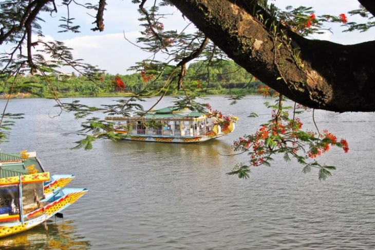 Absolute Hue Cycling Tour With Dragon Boat Trip