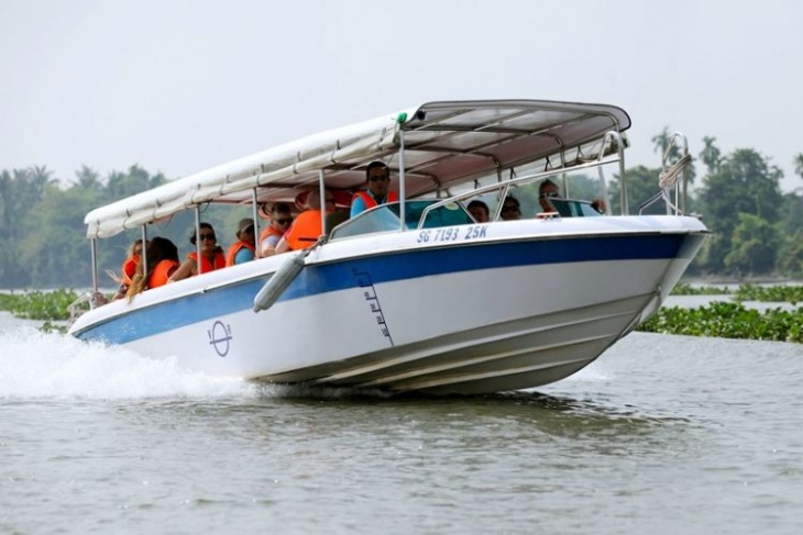 Learn Vietnamese History On Speedboat – Cu Chi Tunnel Group Tour