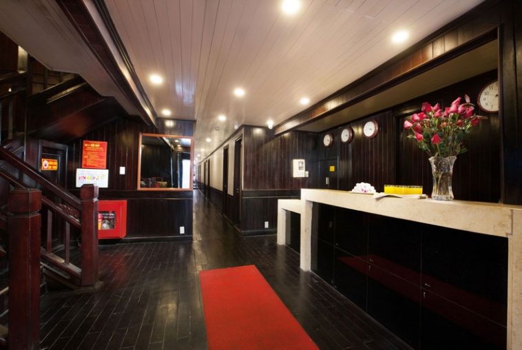 Vietnam-Travel-Group-Stellar-Cruise1