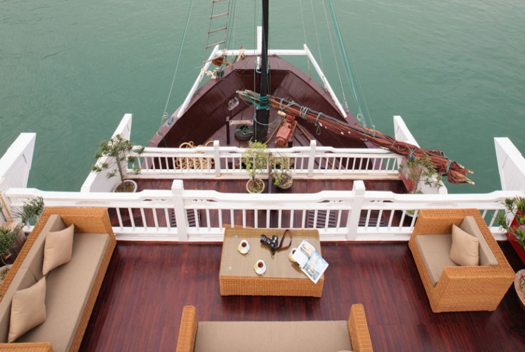 Vietnam-Travel-Group-Stellar-Cruise2