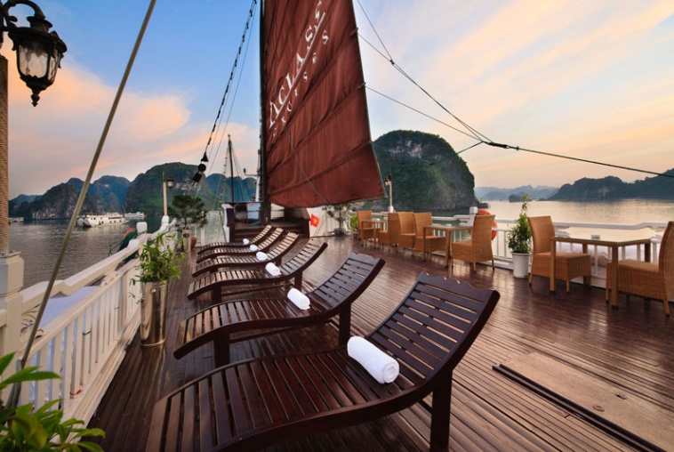 Vietnam-Travel-Group-Stellar-Cruise3