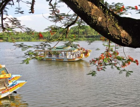 Absolute Hue Cycling Tour With Dragon Boat Trip